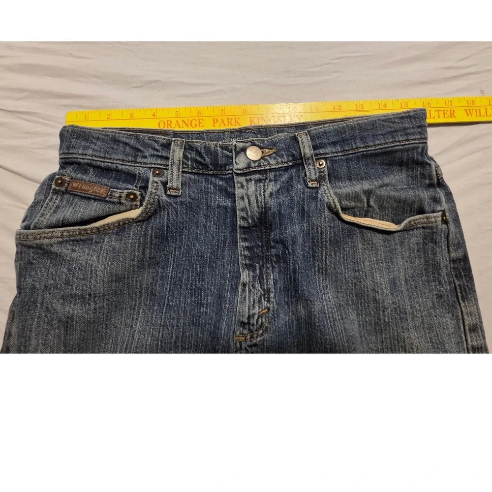 Wrangler Advanced Comfort MGW15CS Mens 30x32 Medium Wash Straight Leg Jeans
